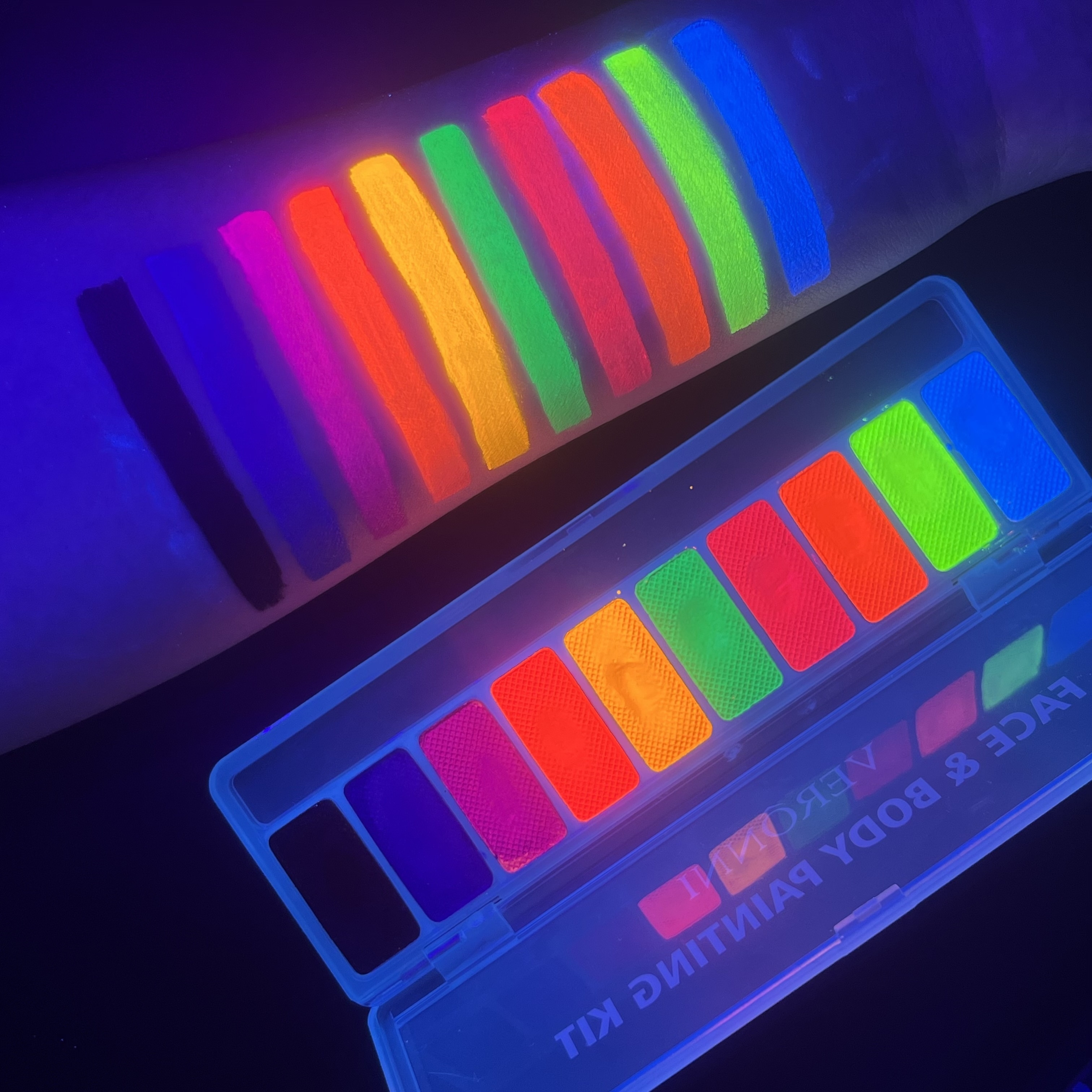 Beauty Halloween Makeup - 10 Colors Glow Fluorescent Neon Oil