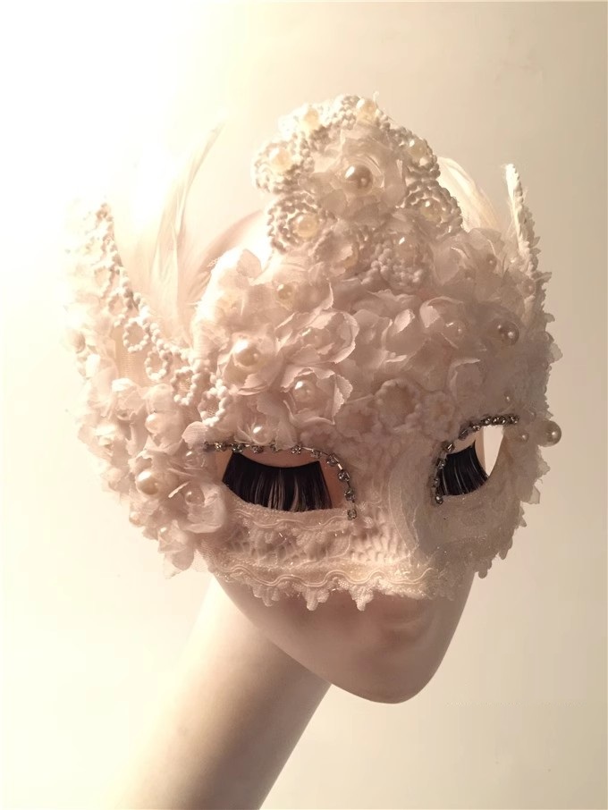 Beauty Makeup Ball White Feath - Beauty Halloween Makeup reseña y precio